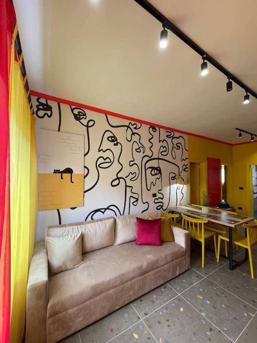 Apartment The House Of Colors Tirana